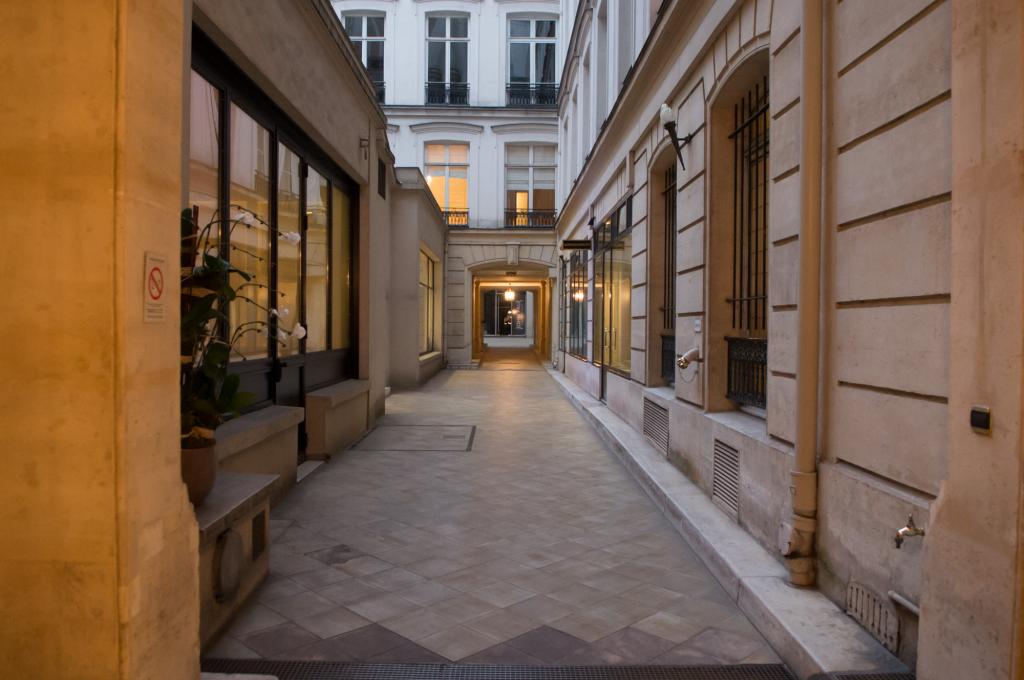 Entreprise - Photo de locaux - Entrée immeuble