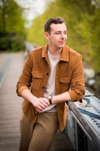 Portrait homme exterieur